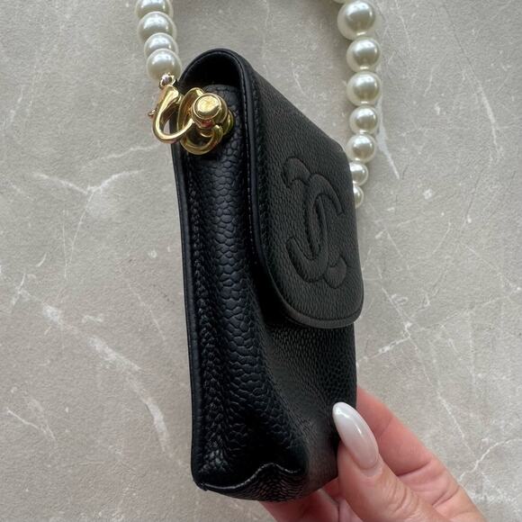Authentic CHANEL Vintage CC Caviar Leather Mini Pouch Cigarette Crossbody Bag - Picture 5 of 16